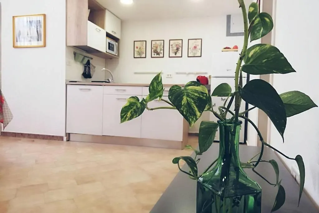 Palazzo Manfredi 37 Villa Bari 0*,  Italy