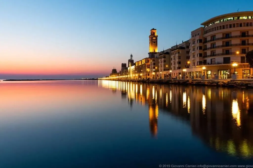 Palazzo Manfredi 37 Villa Bari 0*,  Italy